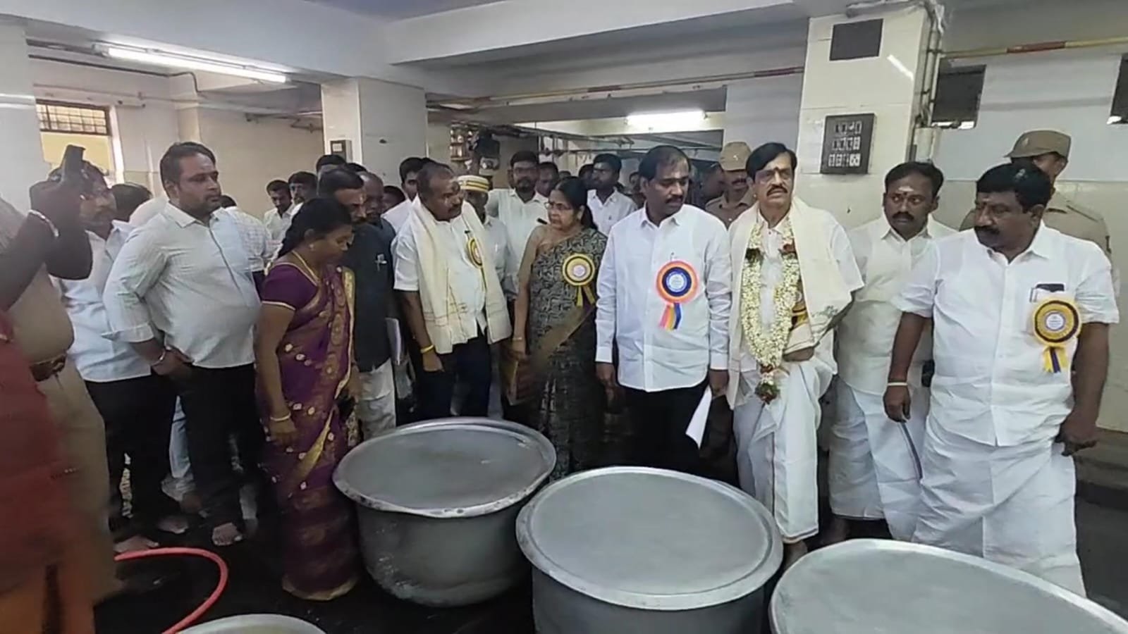 பழனி கோயிலில் தமிழக சட்டமன்ற உறுதிமொழி ஏற்புக்குழுவினர் இன்று ஆய்வு.