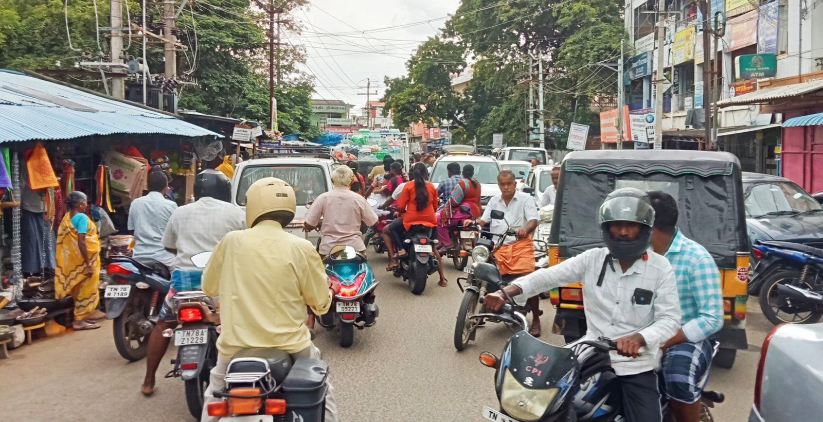 உடுமலையில் நடைபெற்று வரும் புதிய பஸ் நிலைய பணியை விரைந்து முடித்து பயன்பாட்டுக்கு கொண்டு வர வேண்டும் என பொதுமக்கள் மற்றும் சமூக ஆர்வலர்கள் கோரிக்கை!