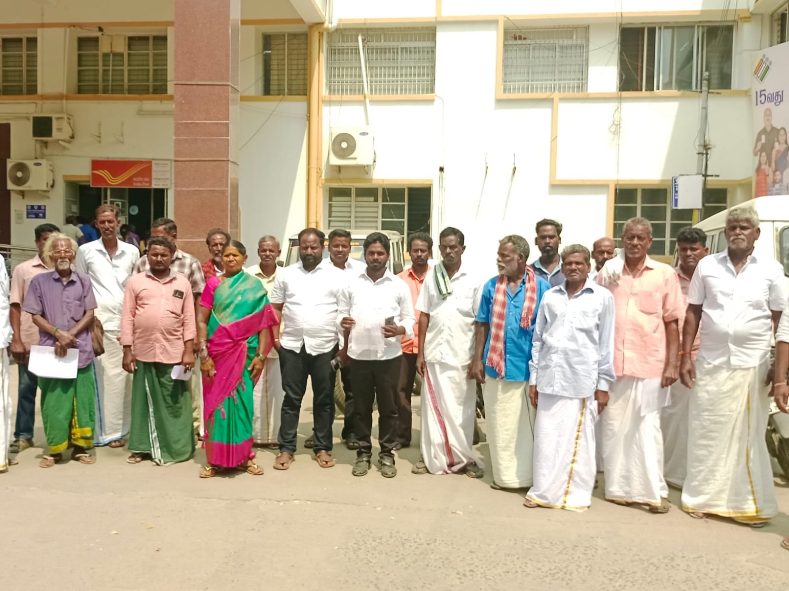 வல்லம் ஒன்றிய சமூக நல ஆர்வலர்கள் விழுப்புரம் மாவட்ட ஆட்சியரிடம் மனு.