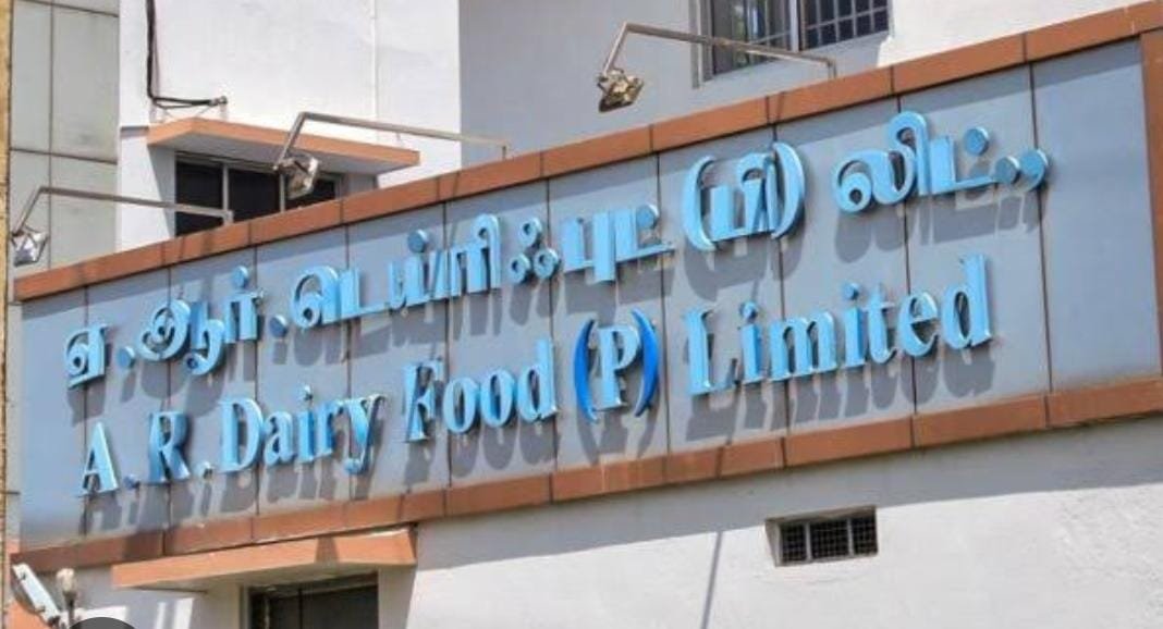 ஏ.ஆர். டெய்ரி நிறுவனம் பால் விற்கலாம்; நெய்க்கு தடை.