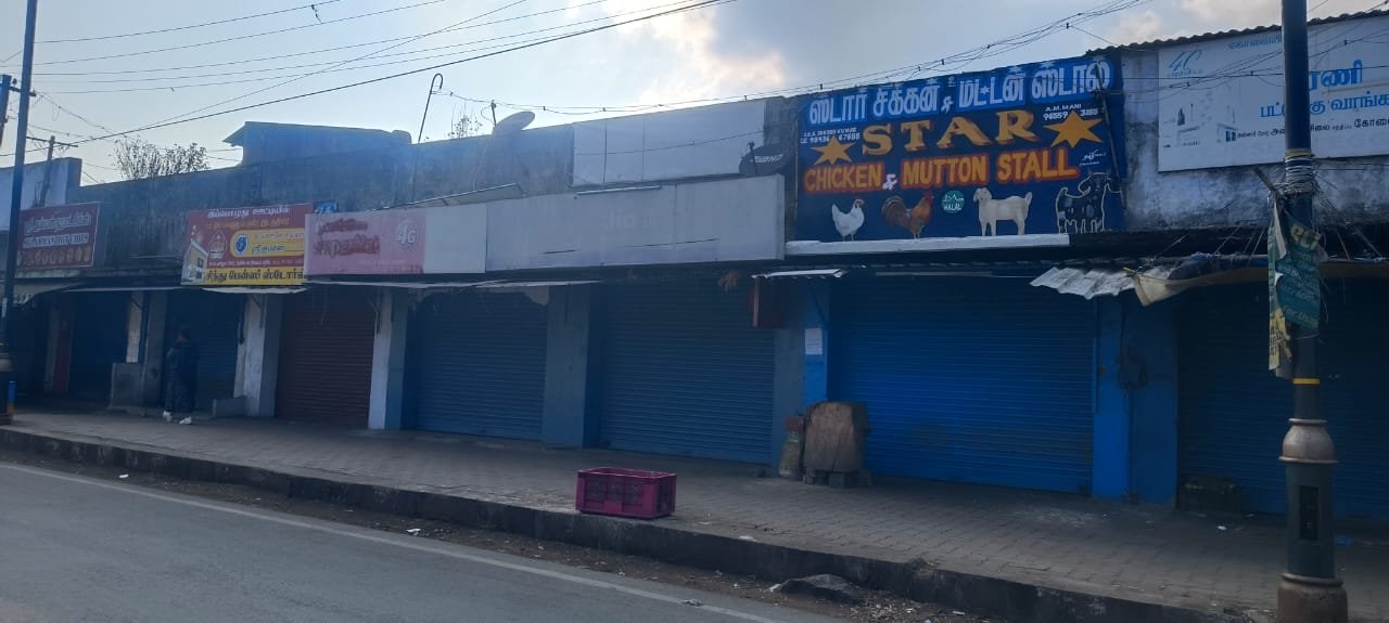 நீலகிரி மாவட்டத்தில் இ பாஸ் நடைமுறைக்கு எதிர்ப்பு தெரிவிக்கும் வகையில் இன்று 24 மணி நேரம் முழு கடை அடைப்பு போராட்டம் நடைபெற்றது