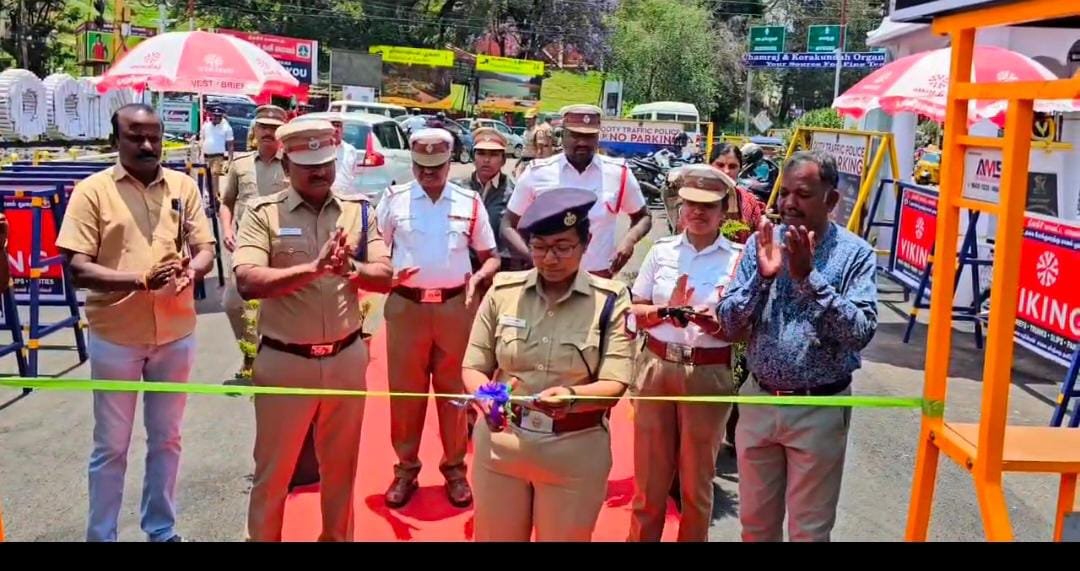 வைகிங் நிறுவனம் சார்பில் சுமார் 8 லட்சம் ரூபாய் மதிப்பில் நீலகிரி மாவட்ட போக்குவரத்து காவல்துறையினருக்கு நிழற்குடைகள் மற்றும் தடுப்புகள் வழங்கினர்.