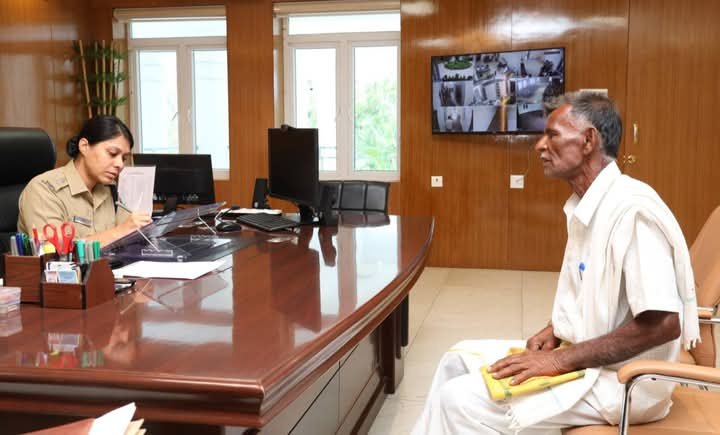 திருப்பத்தூர் மாவட்ட காவல் கண்காணிப்பாளர் அலுவலகத்தில் பொதுமக்கள் குறைதீர்வு கூட்டம் நடைபெற்றது.