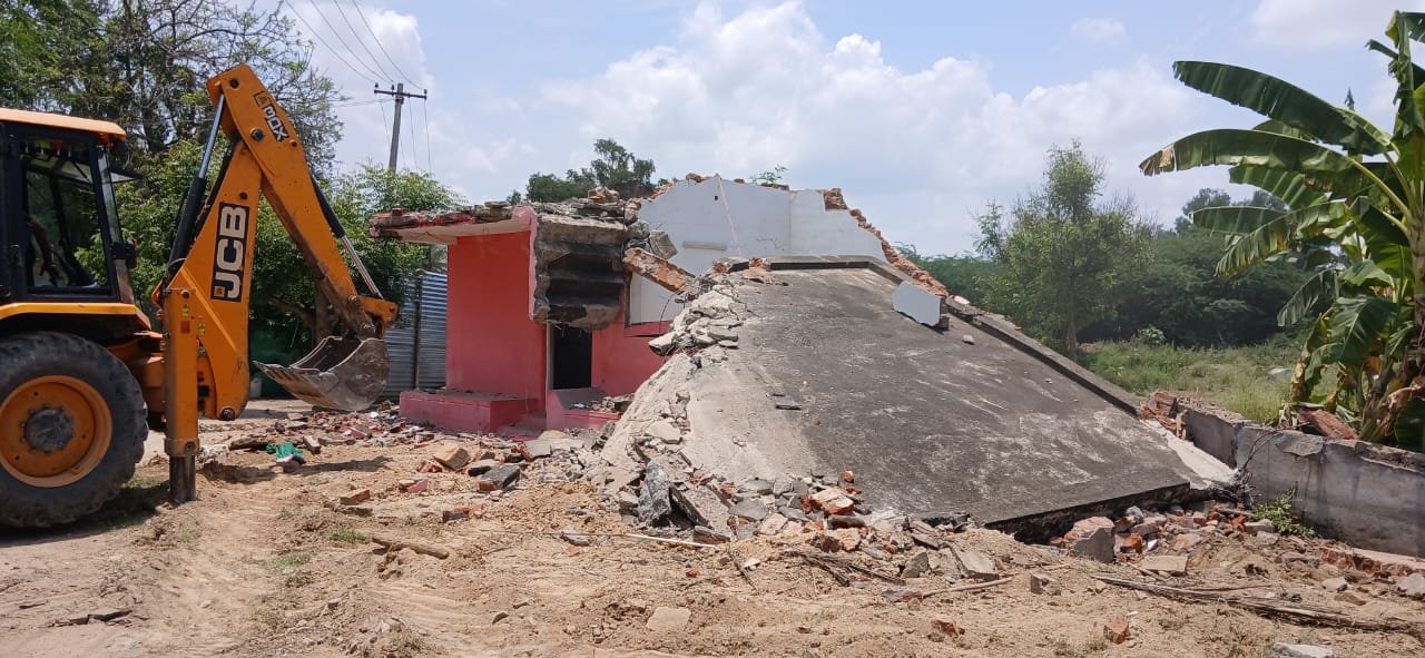 கள்ளக்குறிச்சி மாவட்டம் பழையனூர் ஊராட்சியில் அக்கிரமிப்பு அகற்றம்