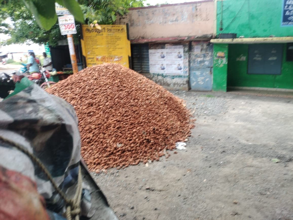 உளுந்தூர்பேட்டை வட்டாட்சியர் கண்டு கொள்வாரா