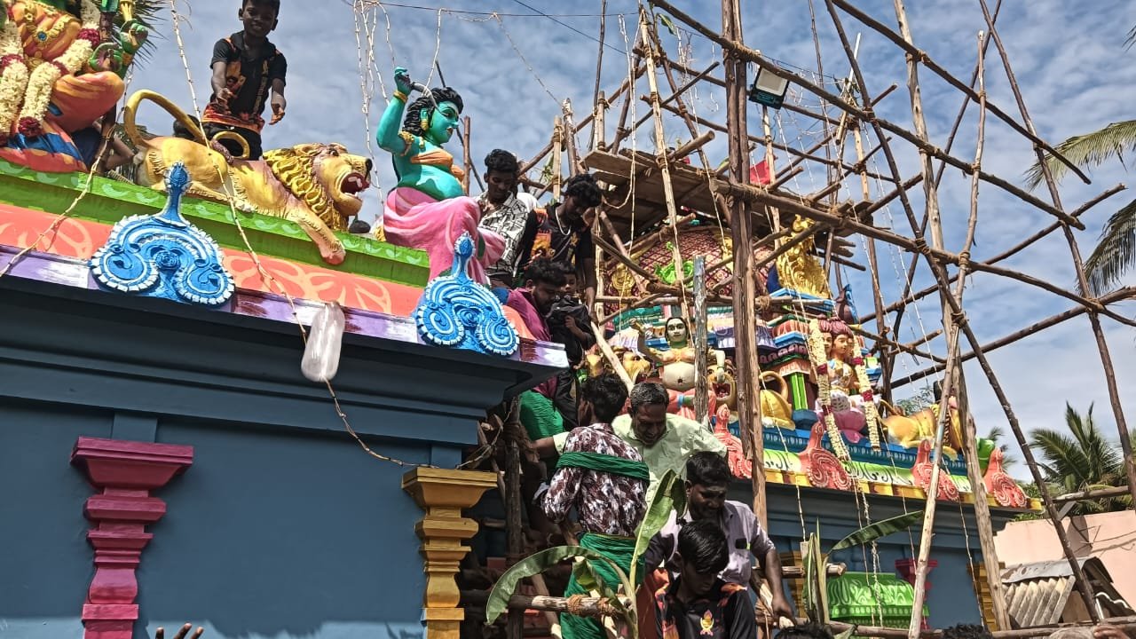 கள்ளக்குறிச்சி மாவட்டம் உளுந்தூர்பேட்டை வட்டம் ஆவளம் குச்சிபாளையம் கிராமத்தில் சுமார் 15 ஆண்டுகளுக்குப் பிறகு முருகருக்கு கும்பாபிஷேகம் நடைபெற்றது