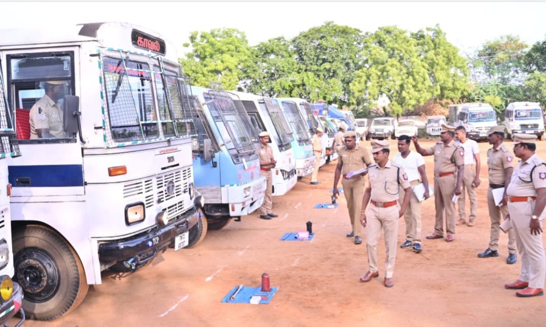 பாளையங் கோட்டையில், மாநகர காவல் துறை வாகனங்களை, நேரில் ஆய்வு செய்த திருநெல்வேலி மாநகர காவல் துணை ஆணையர்!