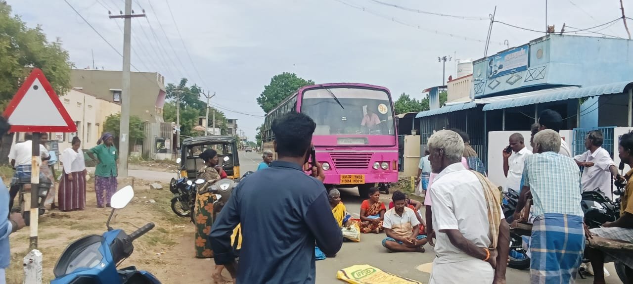 கள்ளக்குறிச்சி மாவட்டம் உளுந்தூர்பேட்டை வட்டம் பரிக்கல் கிராமத்தில் சாலை மறியல்