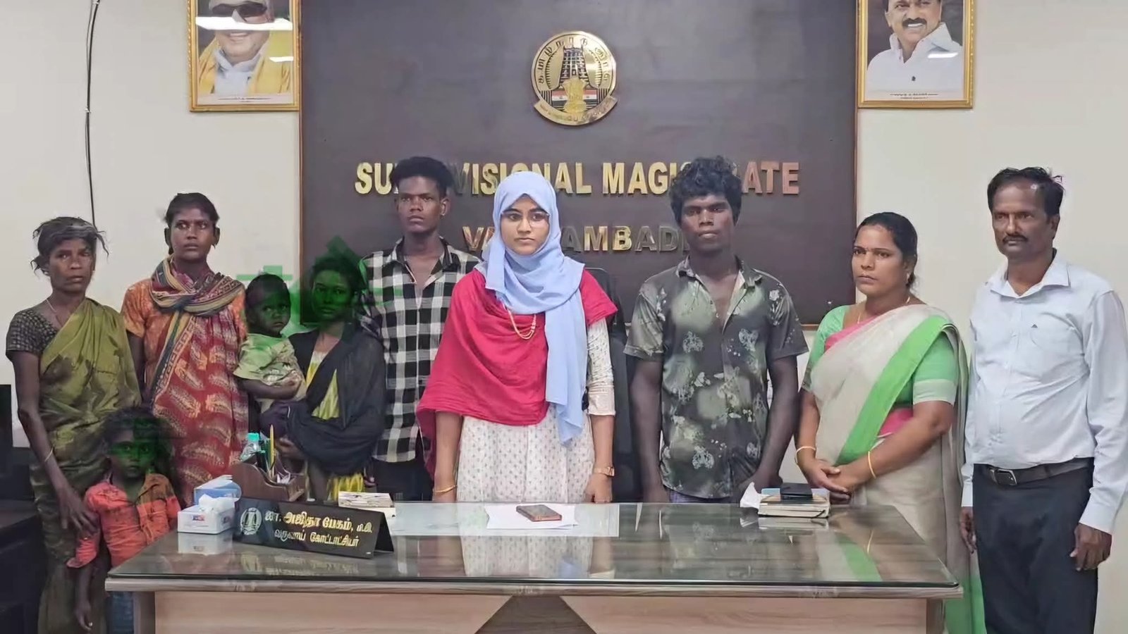 ஆம்பூர் அருகே கொத்தடிமைகளாக நடத்தப்பட்ட இருளர் குடும்பத்தை சேர்ந்த 7 மீட்பு. வாணியம்பாடி வருவாய் கோட்டாட்சியர் அஜித்தா பேகம் நடவடிக்கை.