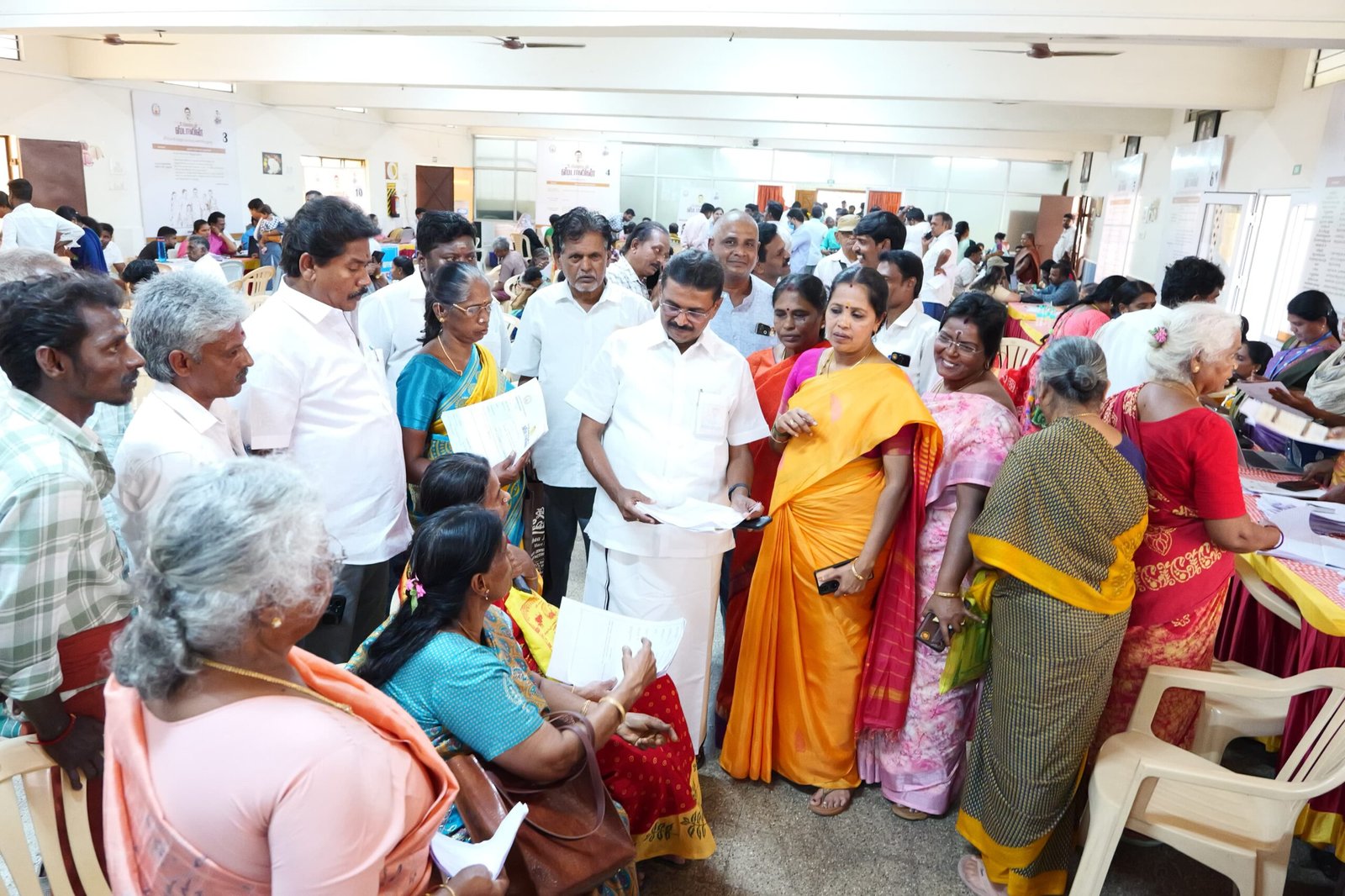 கோவை சிவானந்தா குடியிருப்பு உங்களுடன் ஸ்டாலின் முகாம்.