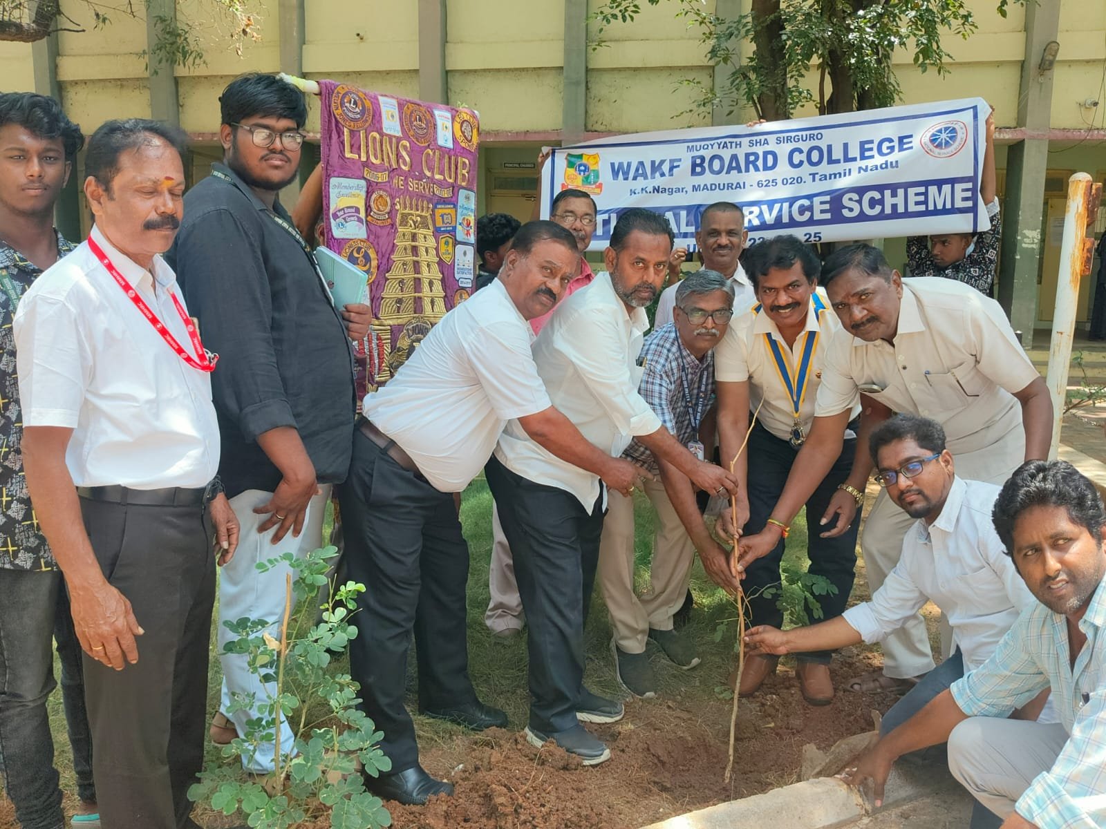 ரத்த தானம் முகம் மற்றும் மர கன்று நடும் விழா