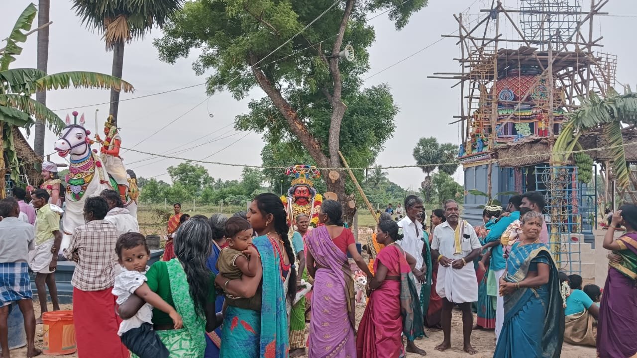 கள்ளக்குறிச்சி மாவட்டம் உளுந்தூர்பேட்டை வட்டம் ஆவளம் கிராமத்தில் மஹா கும்பாபிஷேகம் நடைபெற்றது.