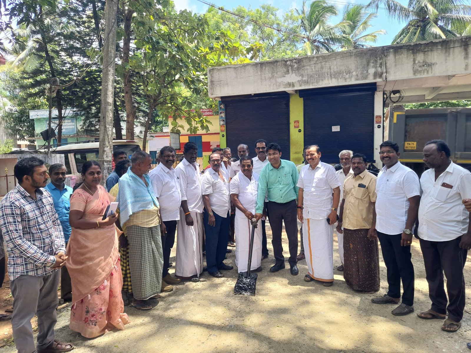 நாகர்கோவிலில் ரூ.43.82 லட்சம் மதிப்பில் தார் சாலை பணிகள் துவக்கம்.