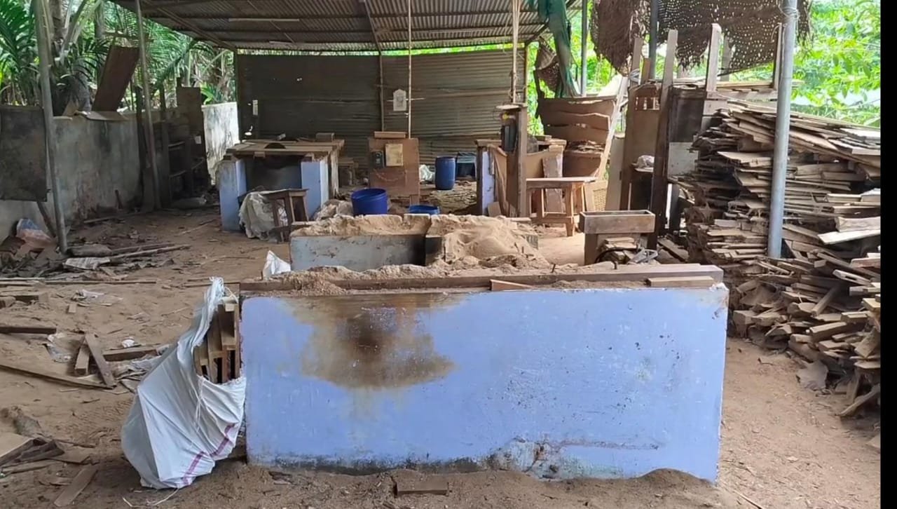 நாகர்கோவில் வண்ணான்விளை பகுதியில் ரூ.20 லட்சம் மதிப்பிலான மரக்கடை கொள்ளை !