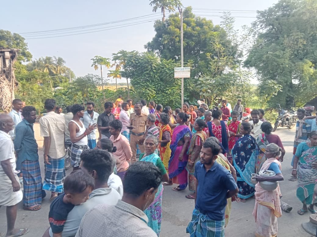 கள்ளக்குறிச்சி மாவட்டம் உளுந்தூர்பேட்டை தாலுக்கா திருநாவலூர் ஒன்றியத்தில் பொதுமக்கள் சாலை மறியல் !