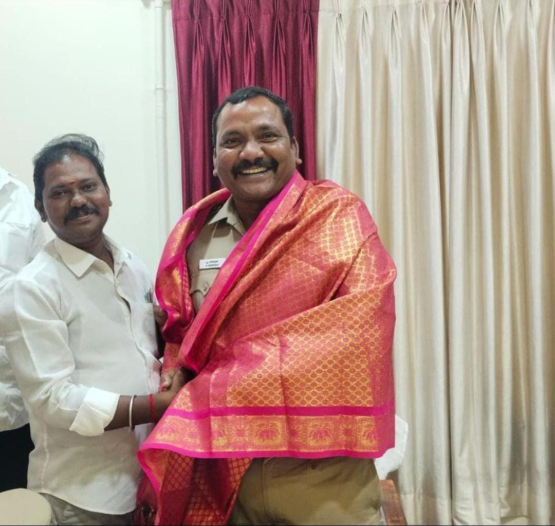 கடலூர் மாவட்டம் பண்ருட்டி இன்ஸ்பெக்டர் அவர்களுக்கு வாழ்த்துக்கள் தெரிவித்த பண்ருட்டி தி.மு.க கவுன்சிலர் :