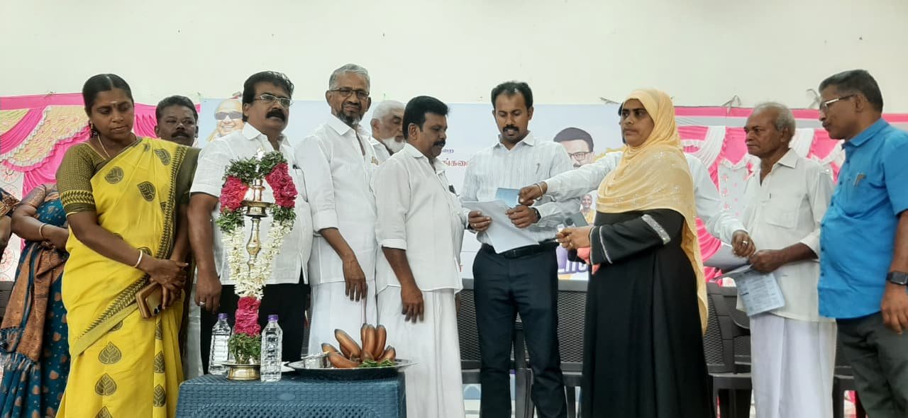 தென்காசி மாவட்டம் ஜமீன் பஞ்சாயத்து வல்லத்தில் உங்களுடன் ஸ்டாலின் திட்ட முகாம் : ஆட்சியர் பங்கேற்பு :