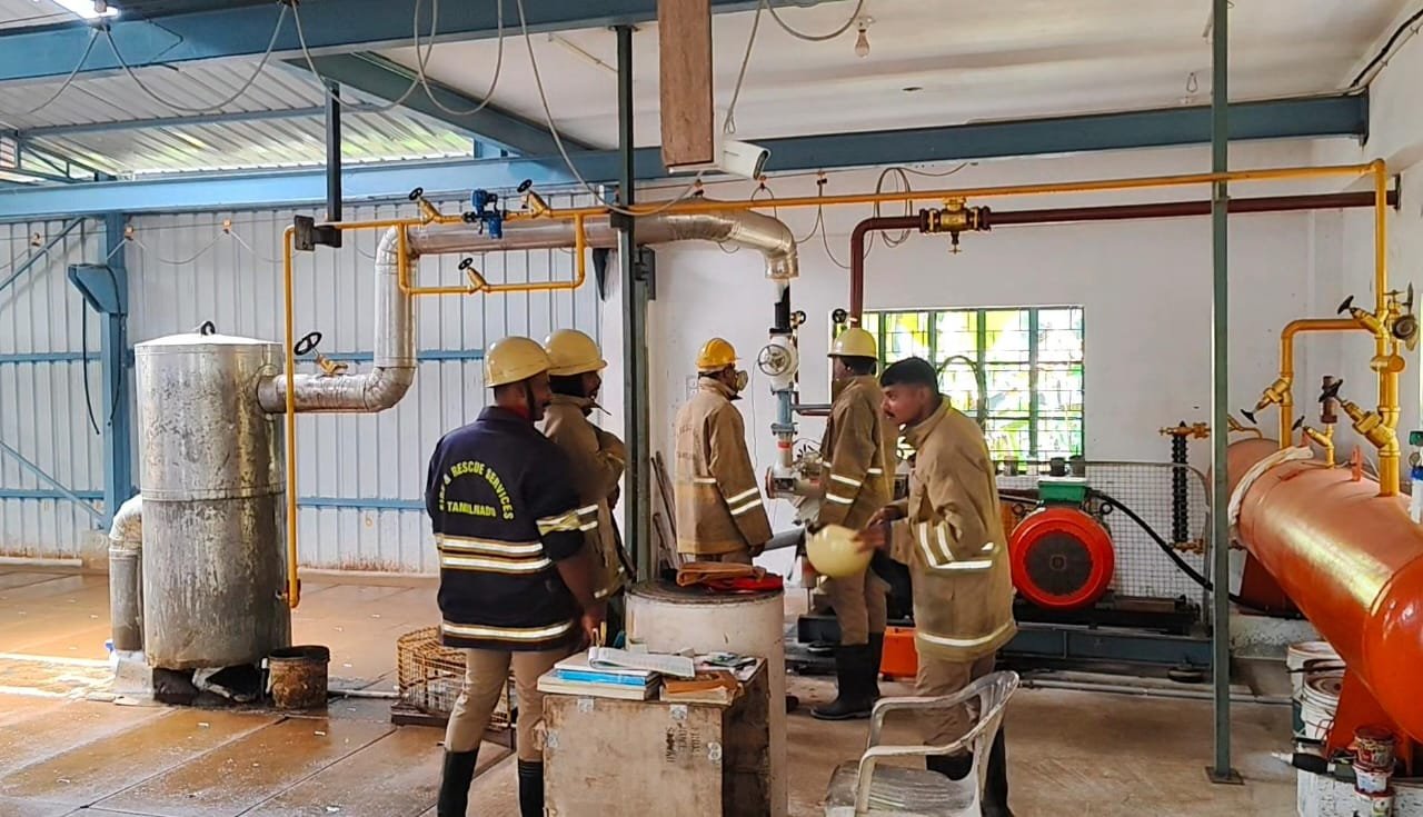 நாகர்கோவில் அருகே ஜஸ் கேஸ் நிறுவனத்தில் பரபரப்பு – தீயணைப்பு படையினர் அவசர நடவடிக்கை