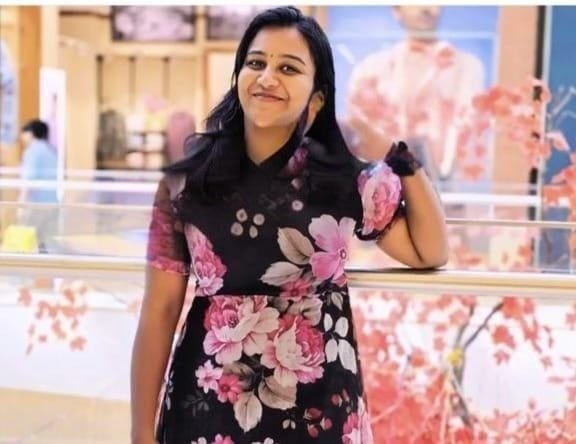 நகைகளை திருடிய சட்ட கல்லூரி மாணவி கைது.