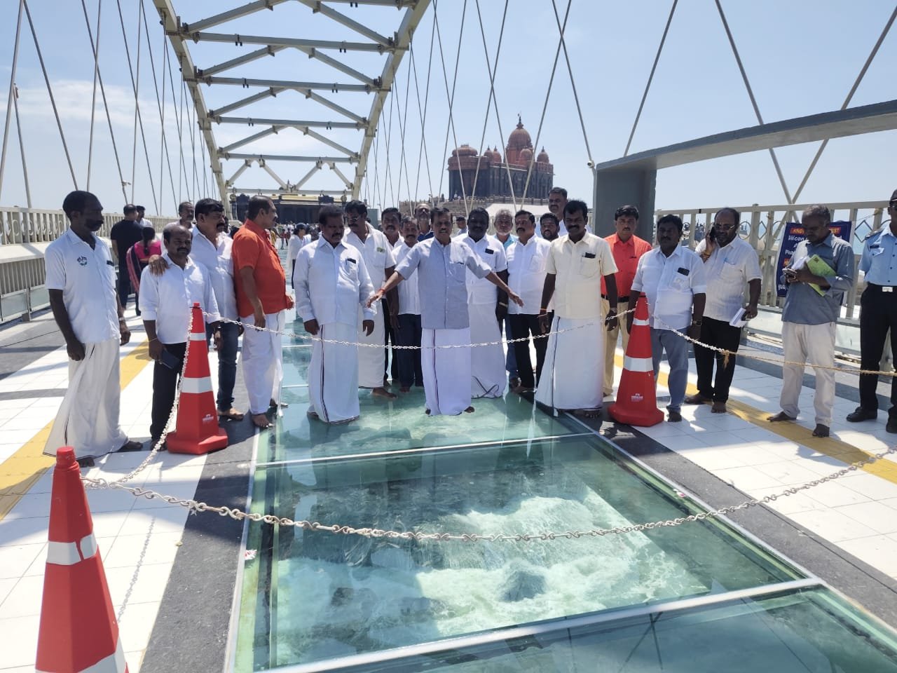 கன்னியாகுமரி கண்ணாடிக் கூண்டு பாலம் – அதிமுக எம்எல்ஏ தளவாய் சுந்தரம் ஆய்வு