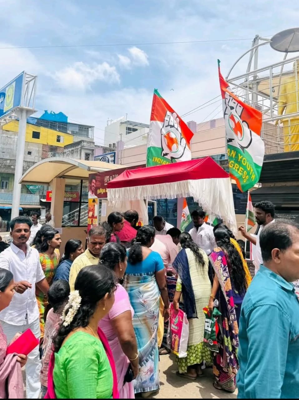 குளச்சலில் டாஸ்மார்க் கடை மாற்ற கோரி இளைஞர் காங்கிரஸ் கையெழுத்து இயக்கம்