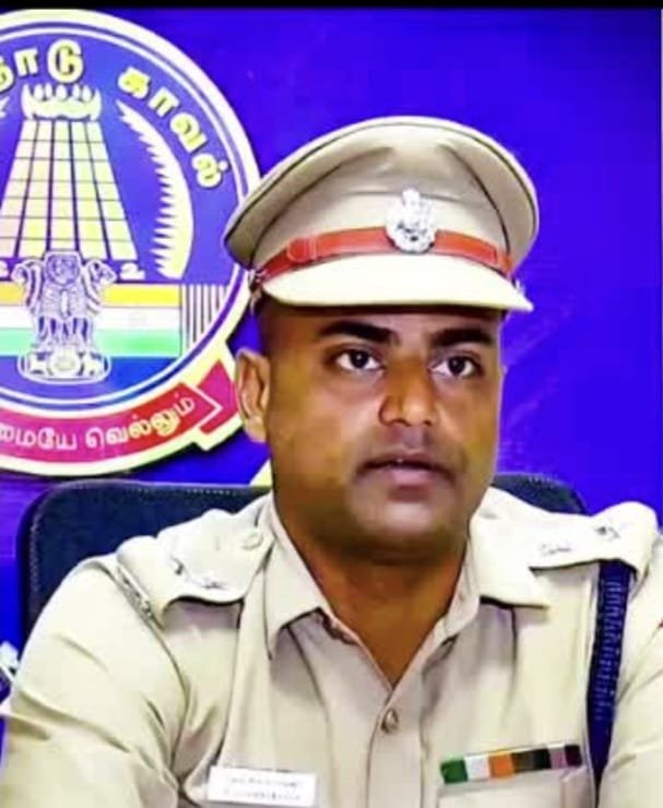 திருநெல்வேலி மாவட்டத்தில், சாதிய மோதல்களைக் கட்டுப்படுத்தும் நடவடிக்கையாக, மொத்தம் 2 ஆயிரத்து 115 இடங்களில், சாதிய குறியீட்டு அடையாளங்கள் அகற்றம்! மாவட்ட காவல் கண்காணிப்பாளர் சிலம்பரசன் தகவல்!