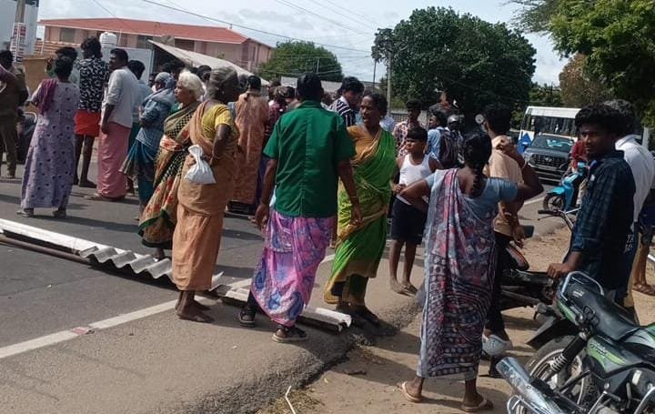 இருசக்கர வாகனம் மோதி முதியவர் விபத்து