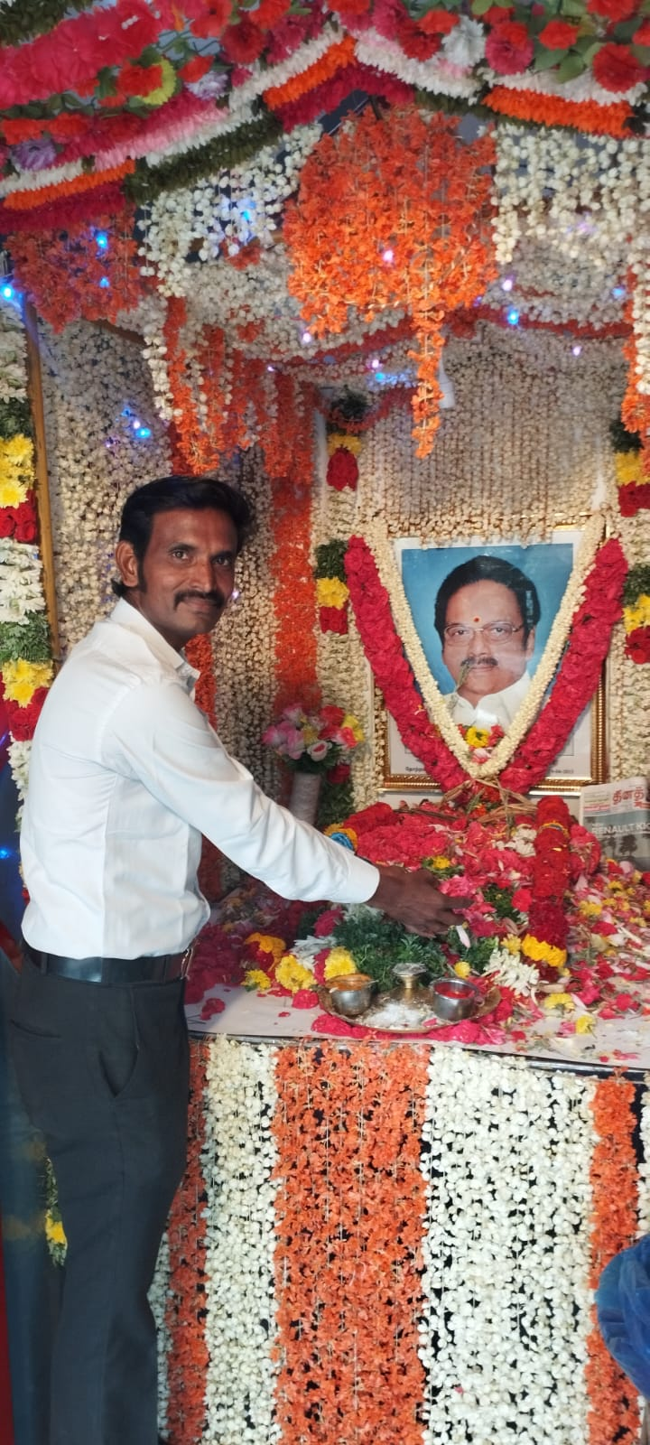 பத்மஸ்ரீ டாக்டர் பா.சிவந்தி ஆதித்தானாருக்கு தின முல்லை களம் மாலை நாளிதழ் சார்பில் மரியாதை..