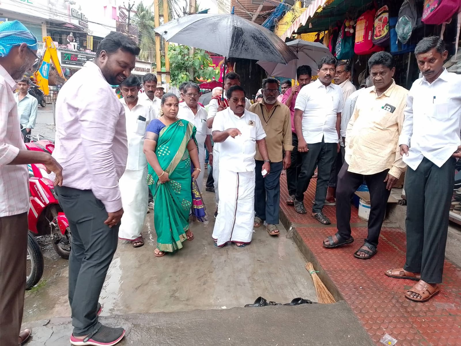 சாலை மேம்பாட்டு பணிகள் குறித்து மேயர் ஆய்வு – பொதுமக்கள் பங்கேற்பு..