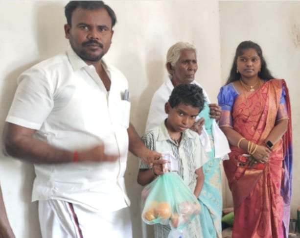 திருநெல்வேலி நாங்குநேரியில், வீட்டுச்சுவர் இடிந்து விழுந்ததில், காயம் அடைந்த சிறுவனுக்கு, சிறுநீரக அறுவை சிகிச்சை, வெற்றிகரமாக செய்து முடிக்கப்பட்டது!திருநெல்வேலி மாவட்ட கவுன்சிலர் வழக்கறிஞர் கிருஷ்ணவேணி சின்னத்துரை முன்னெடுத்த நற்பணி!