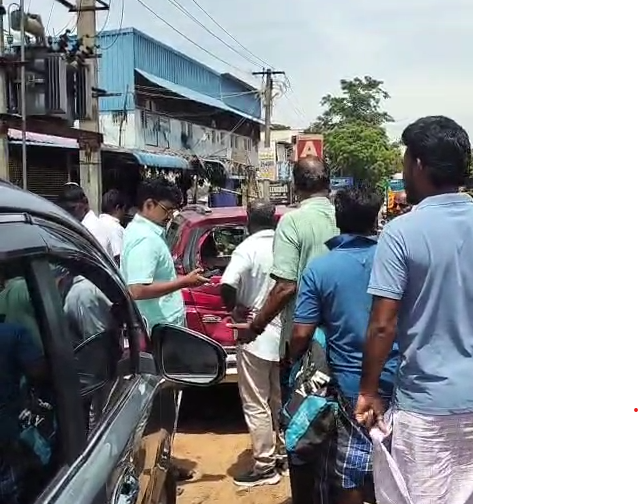 கடலூர் : இரண்டு கார் மோதி விபத்து..!