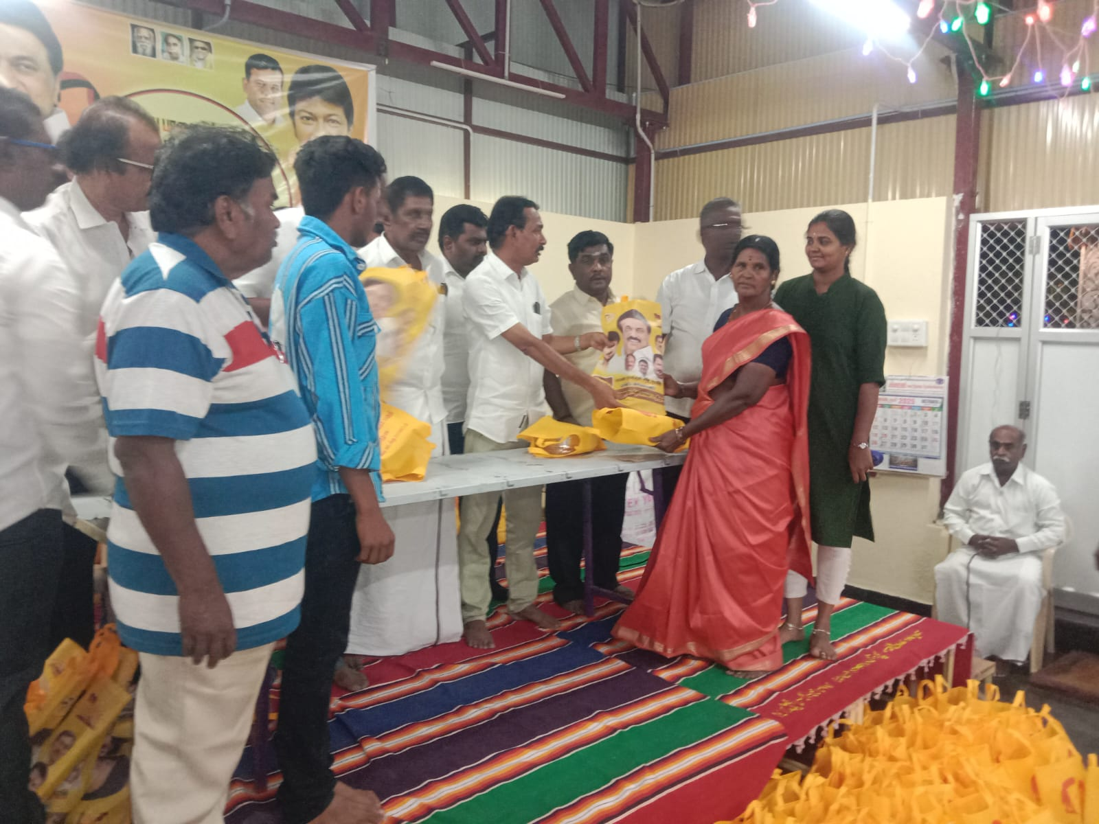 ஓரணியில் தமிழ்நாடு உறுப்பினர் சேர்க்கையில் சிறப்பாக பணியாற்றியவர்களுக்கு சிறப்பு செய்தல்..