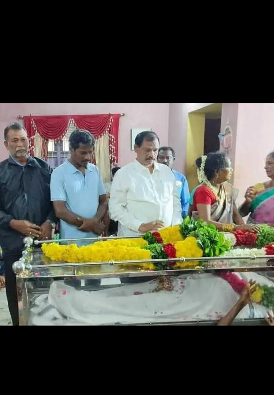 மறைந்த சுகாதார ஆய்வாளருக்கு துணை மேயர் அஞ்சலி...