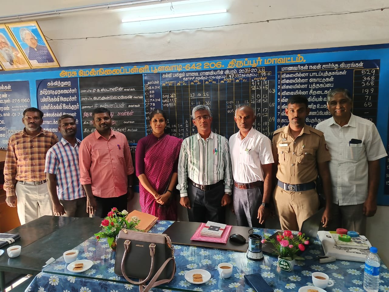 அரசுப் பள்ளியில் பெண் குழந்தைகளுக்கான பாதுகாப்பு விழிப்புணர்வு.