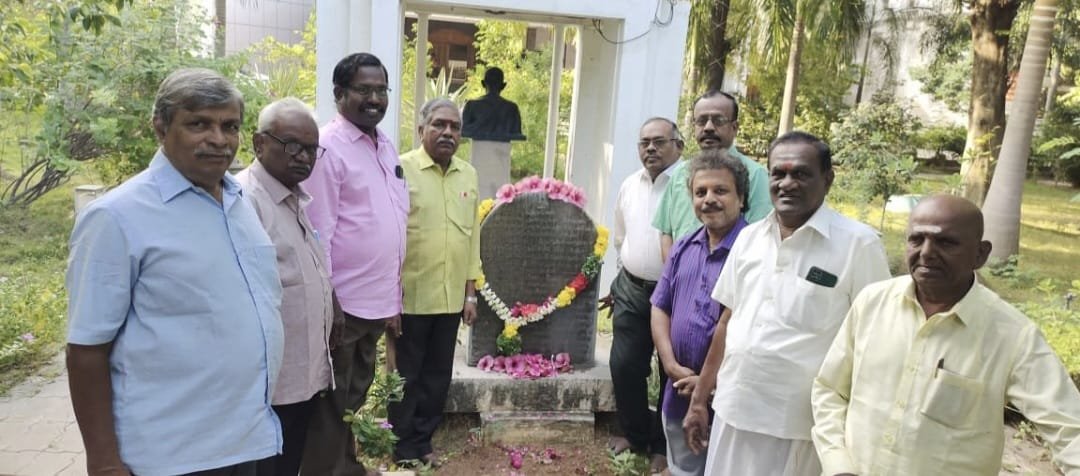 திருநெல்வேலியில், தமிழ் இலக்கிய வரலாற்றை முதன்முதலாக எழுதிய, நெல்லை "தமிழ் அறிஞர்" கா.சு.பிள்ளையின், 137-வது பிறந்த நாள் விழா! மலர் மாலை அணிவித்து, மரியாதை செலுத்திய, தமிழ்ச்சான்றோர்கள்!