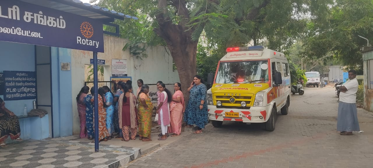 உடுமலை அருகே மோட்டார் சைக்கிள்கள் நேருக்கு நேர் மோதல்..: கல்லூரி மாணவி பலி..! 4 மாணவர்கள் படுகாயம்..!