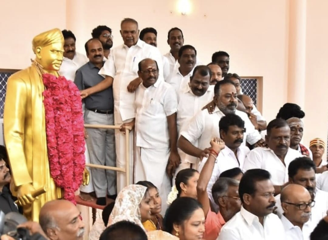 திருநெல்வேலியில், கப்பலோட்டிய தமிழர் வ. உ. சி.89-வது ஆண்டு நினைவு தினம்! மாவட்ட ஆட்சியர் தலைமையில், வ. உ. சி. திருவுருவச்சிலைக்கு, மாலை அணிவித்து செய்த சபாநாயகர்!