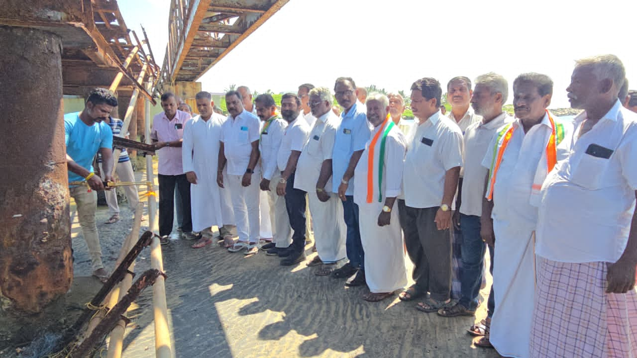 மணக்குடி இணைப்பு பாலம் அகற்றும் பணி தொடக்கம்..பாராளுமன்ற உறுப்பினர் விஜய் வசந்தின் முயற்சியில் தொடங்கிய பணி..