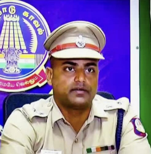 திருநெல்வேலி மாவட்டத்தில், தமிழ்நாடு சீருடை பணியாளர் தேர்வு வாரியம் நடத்திய, எழுத்துத் தேர்வு அமைதியாக, குறைபாடுகள் இன்றி சிறப்பாக நடைபெற்றதாக, மாவட்ட காவல் கண்காணிப்பாளர் சிலம்பரசன் தகவல்!