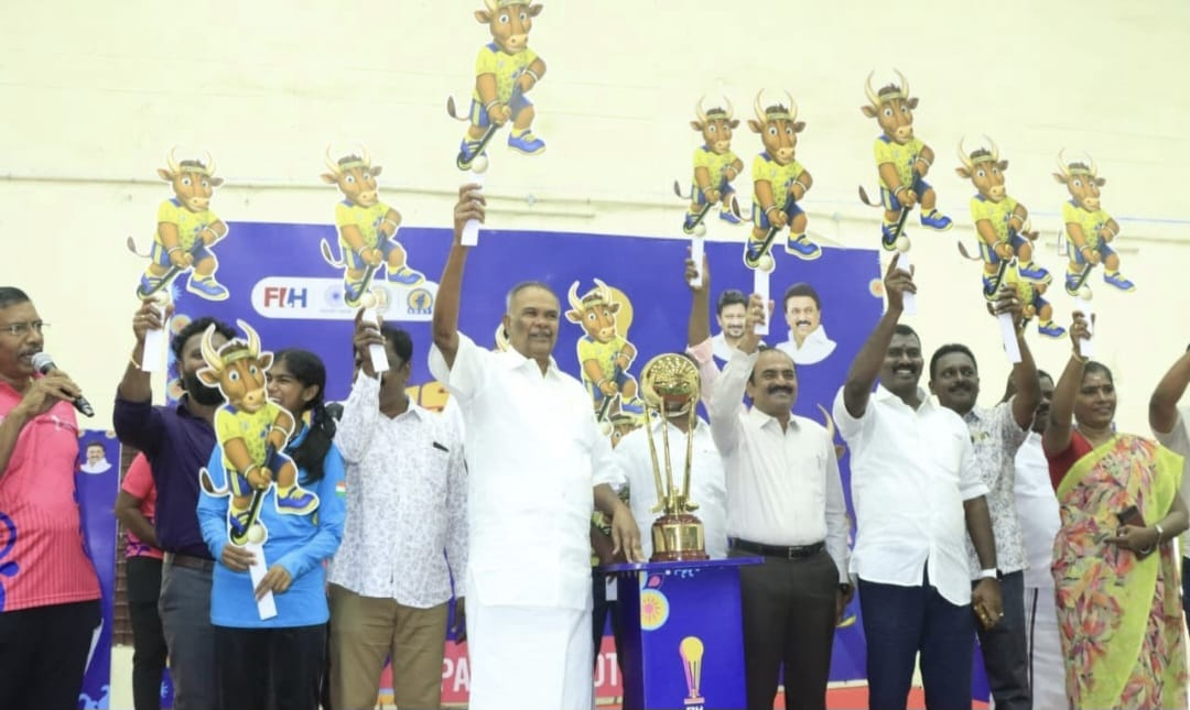 திருநெல்வேலி மாவட்டத்திற்கு வருகை தந்த, 2025- ஆம் ஆண்டுக்கான 14- வது ஆடவர் ஹாக்கி இளையோர் உலக கோப்பையை வரவேற்று காட்சிபடுத்திய சபாநாயகர் அப்பாவு!