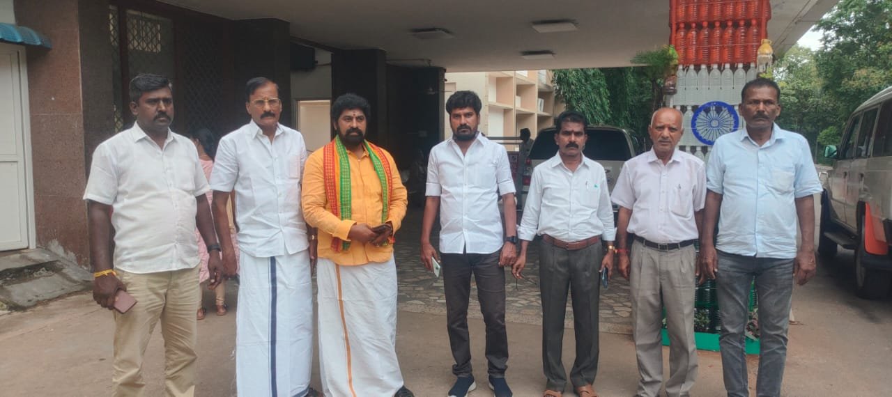 SIR பணியில் முறைகேடுகள் நடந்துள்ளதாகவும் பணியாளர்களை மிரட்டுவது சம்பந்தமாக உண்மைத் தன்மை கண்டறிய பாஜக களப்பணி