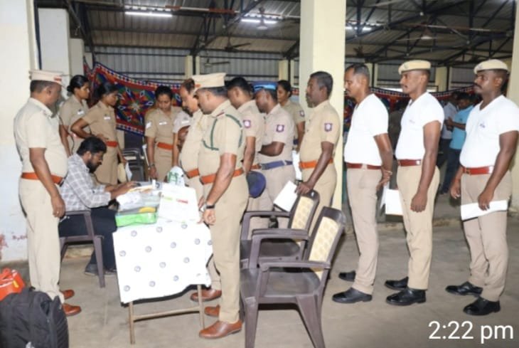 திருநெல்வேலி பாளையங் கோட்டையில் உள்ள, மாவட்ட ஆயுதப்படை வளாகத்தில் காவல் துறையினருக்காக நடைபெற்ற, கட்டணமில்லா மருத்துவ பரிசோதனை முகாம்!