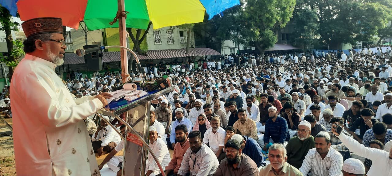 கோவைமாவட்டம் கரும்பு கடை பகுதியில் ஈகைத் திருநாள் தொழுகை.