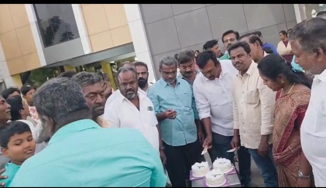 மதுரை : கமல்ஹாசனின் MP தீவிர ரசிகர் இயக்கிய தாய் கிழவி படம்..