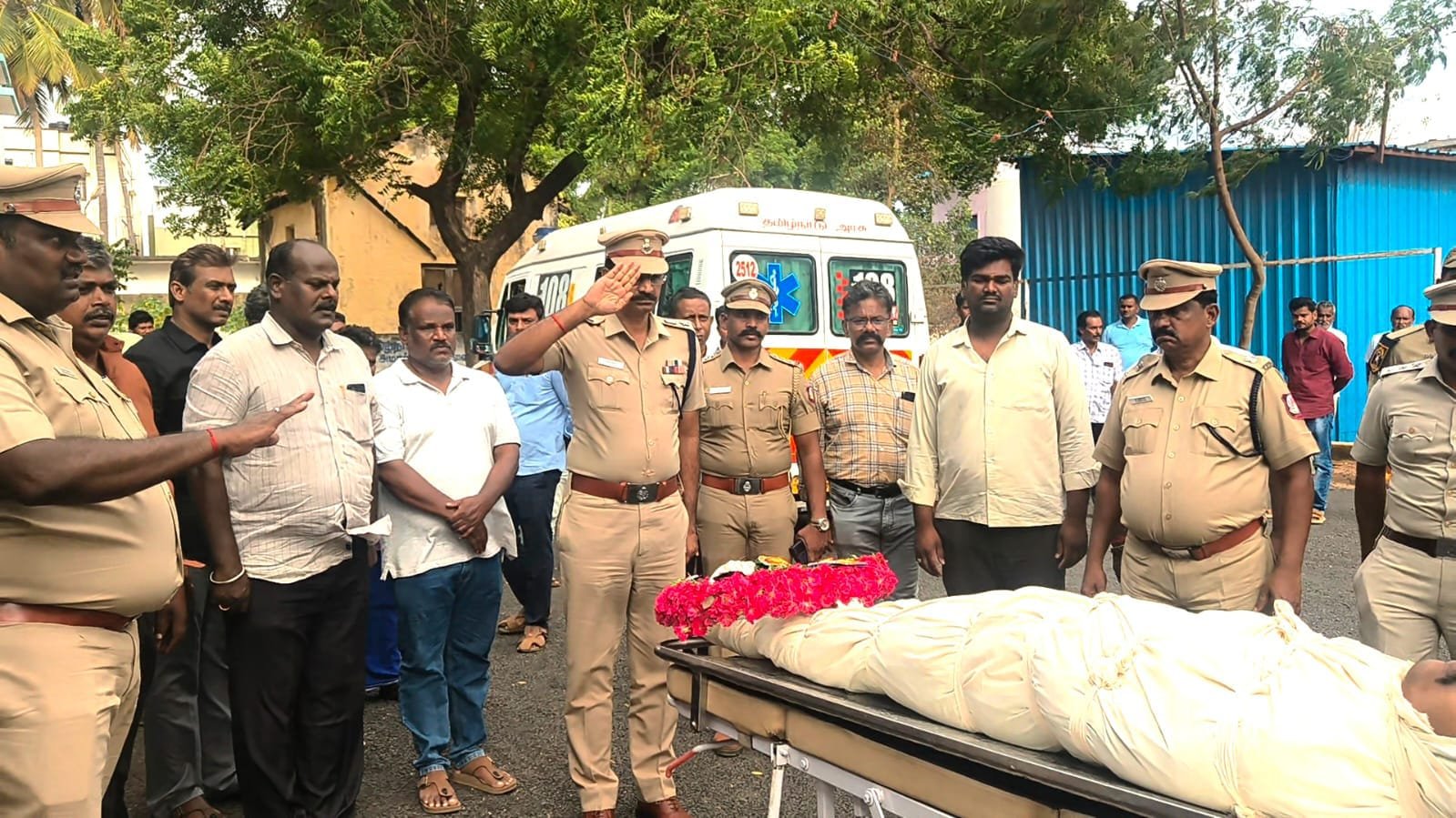 பழனி மலைக்கோயிலில் சோகம்: படியேறிச் சென்றபோது நெஞ்சுவலி ஏற்பட்டு தடையவியல் துறை சார்பு ஆய்வாளர் உயிரிழப்பு!