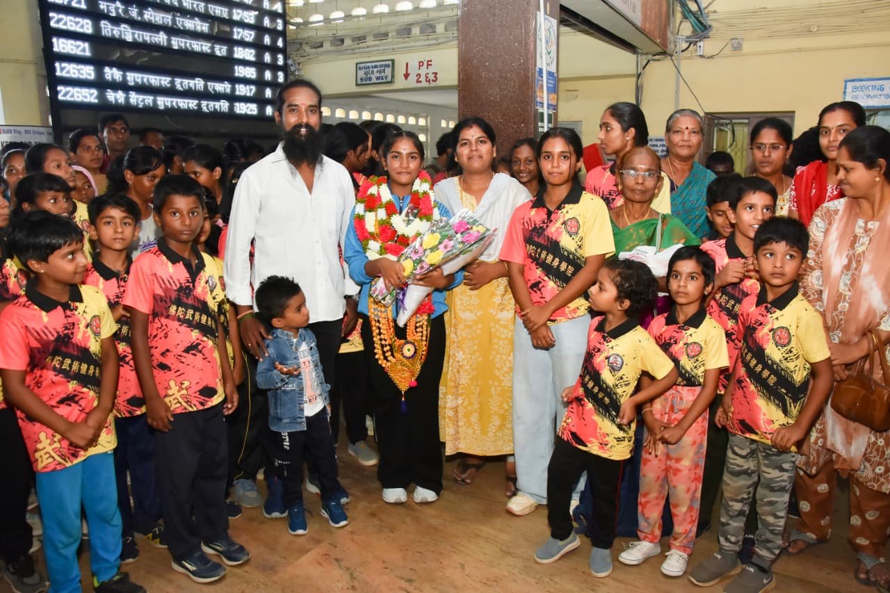 திண்டுக்கல் மாவட்டத்திற்கு பெருமை சேர்த்த வுஷூ வீராங்கனை ரேஷ்மி எஸ்.; சர்வதேச போட்டியில் இரட்டை தங்கம்!