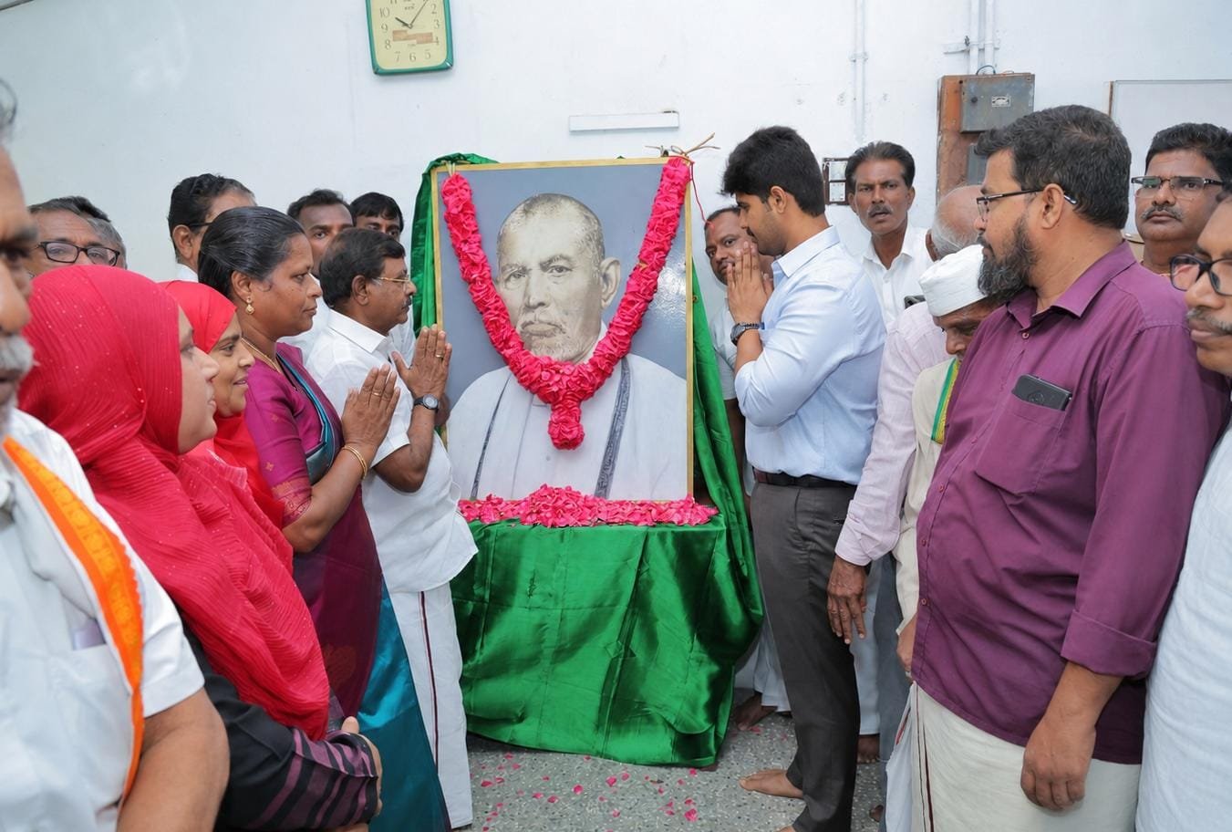 சதாவதானி செய்குத்தம்பி பாவலருக்கு அரசு, அரசியல் கட்சிகள் சார்பில் மரியாதை