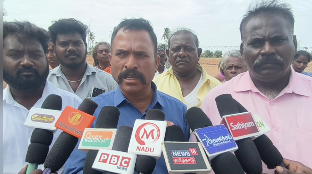 பழனி அருகே நேர்மையான இடம் அளக்கும் பணி நடைபெற வேண்டும் என விசிக சார்பில் வலியுறுத்தப்பட்டு வருகின்றனர்..
